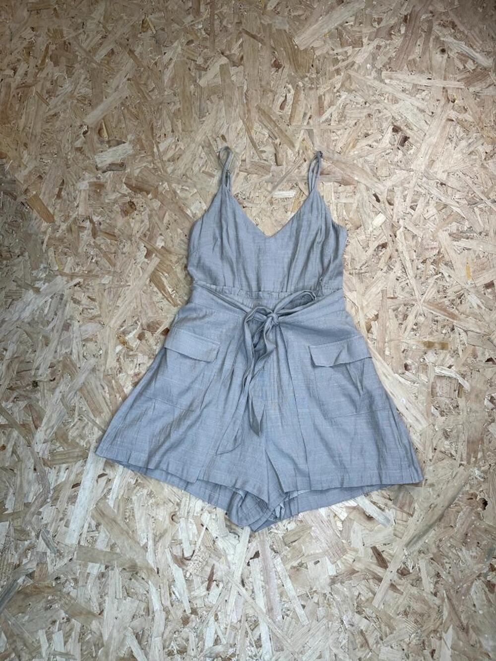 Charme U Womens Romper Size S Gray Linen Blend V-Neck Tie Waist Utility Pockets